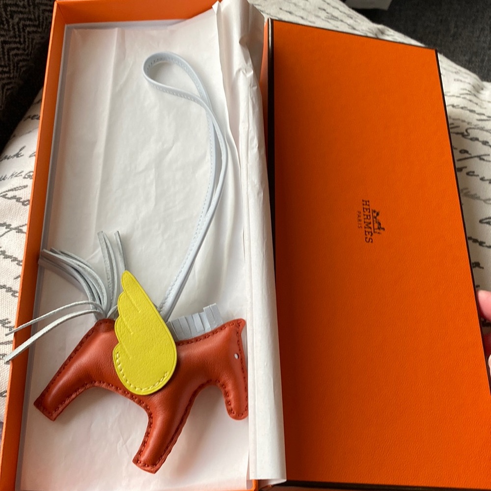 Hermes Milo Lambskin Swift Grigri Rodeo Pegase Horse Bag Charm PM . Brand new